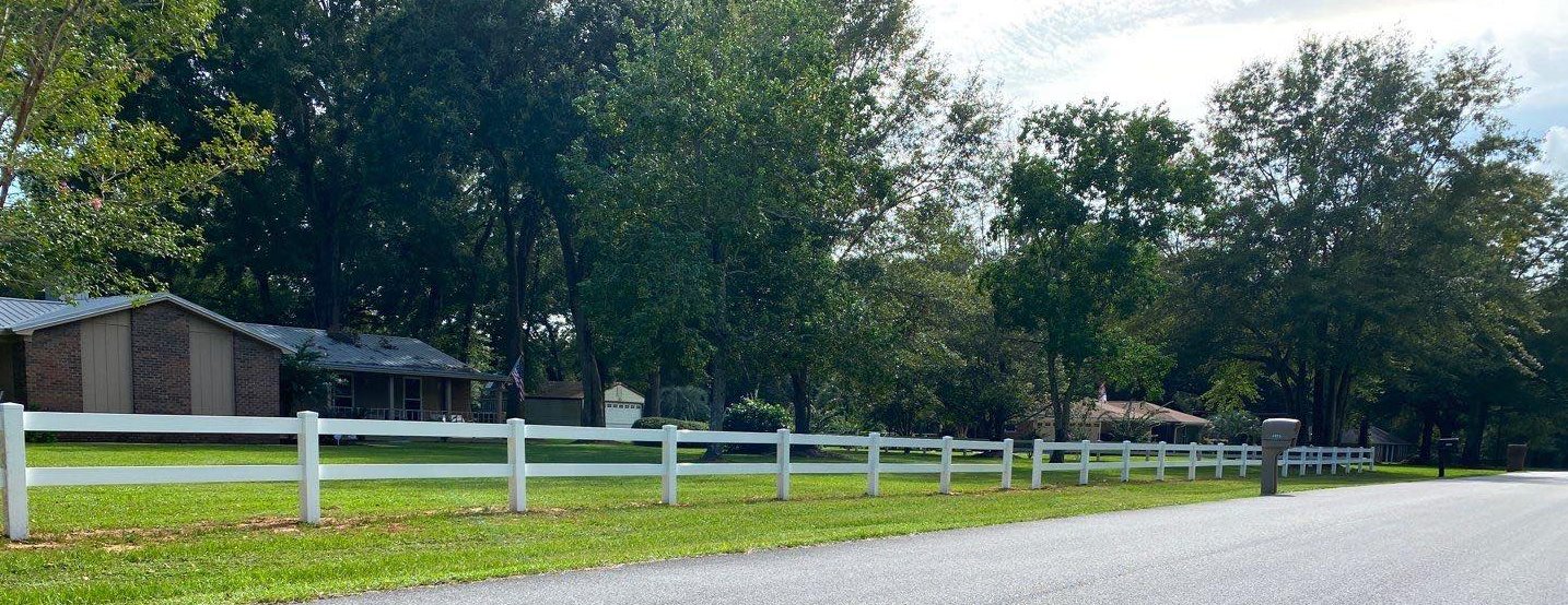 Vinyl Fences in Pace Florida: A Wise Choice