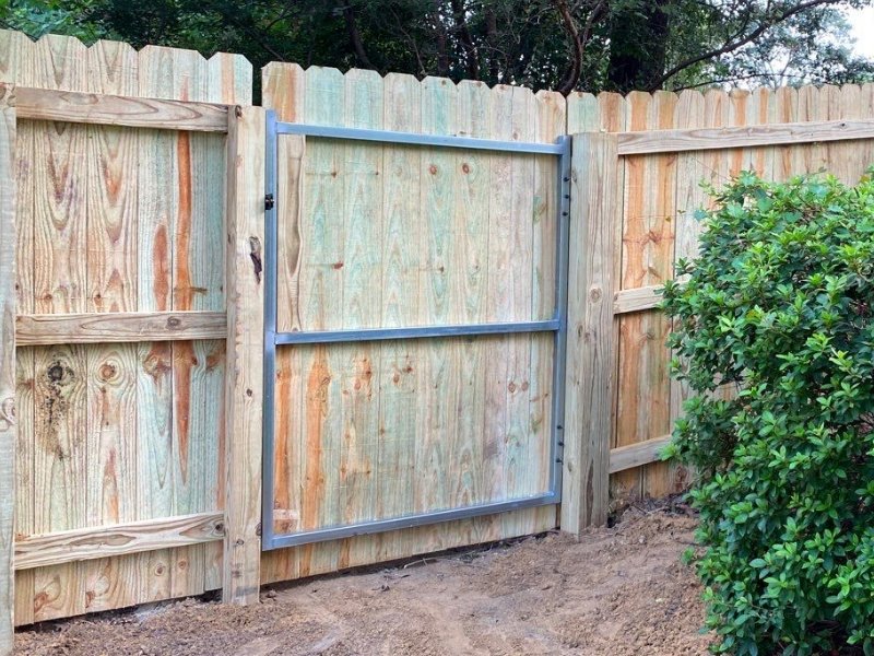 Santa Rosa County Florida wood privacy fencing