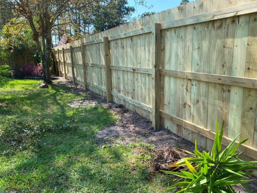 Warrington FL stockade style wood fence