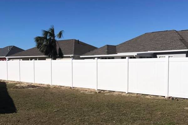 Vinyl fence installation in Pensacola Florida