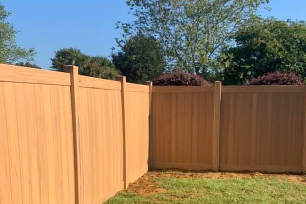 Vinyl fence installation in Pace Florida